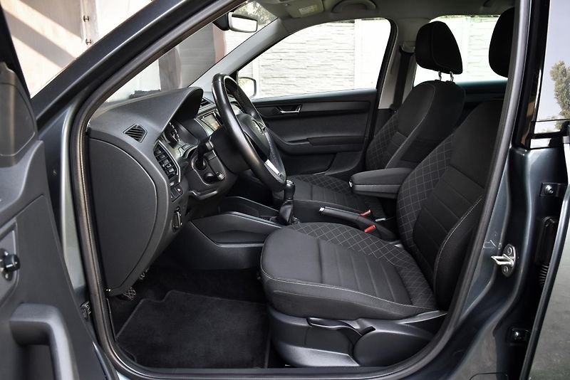 Škoda Fabia 1.2 TSi 6st STYLE,KLIMA,VÝHŘEV - fotka 8 z 50
