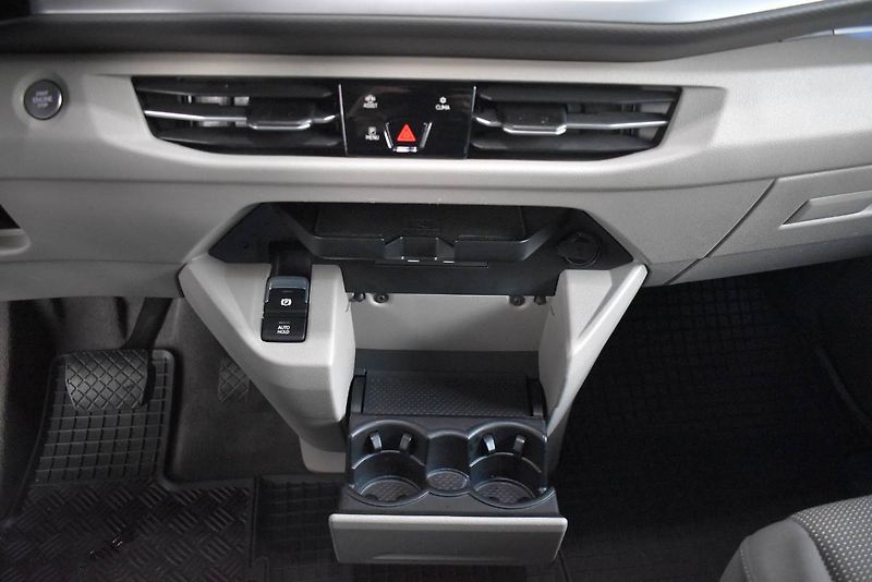 Volkswagen Multivan (2024) 2.0TDI 110kW DSG, LED - fotka 21 z 25