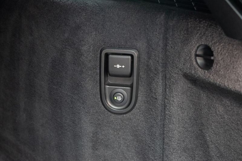 BMW Řada 5 530d xD TAŽNÉ*N.TOPENÍ*ČR 1.M* - fotka 49 z 51