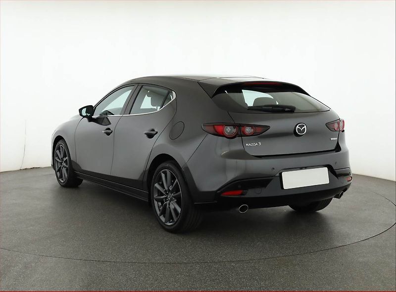 Mazda 3 (2021) 2.0 Skyactiv-G, 70TKM,Klima - fotka 4 z 20