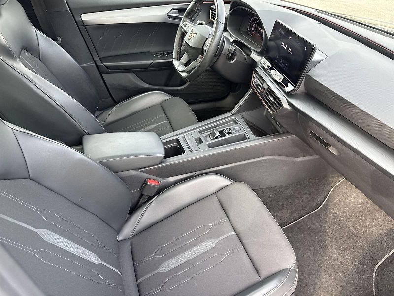 Cupra Leon (2021) SP 2.0 TSI 4Drive DSG VZ - fotka 9 z 30