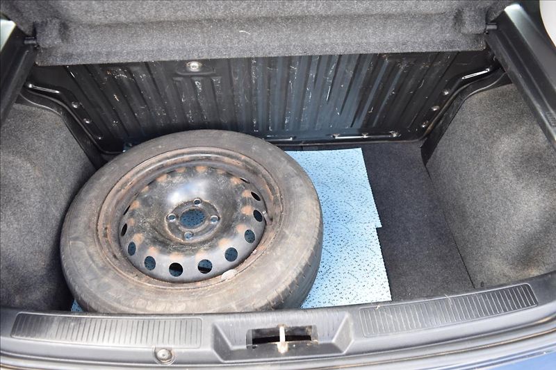 Fiat Grande Punto 1,2 i 51KW PO ROZVODECH KLIMA - fotka 22 z 42