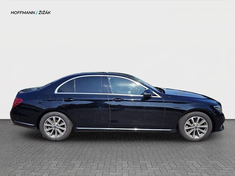 Mercedes-Benz Třídy E EXCLUSIVE 4MATIC - fotka 4 z 18