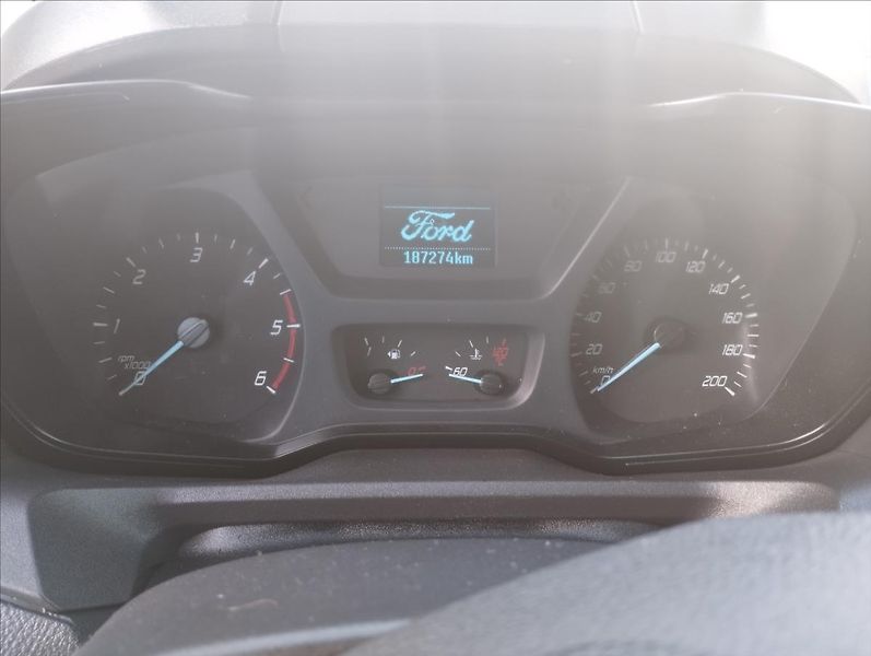 Ford Transit Custom 2,2 TDCi 125k 6/MÍST - fotka 10 z 14