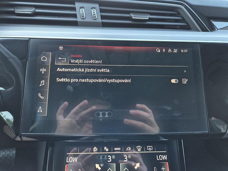 Audi e-tron SPORTBACK 300kw SOH 97,2% - fotka 30 z 45