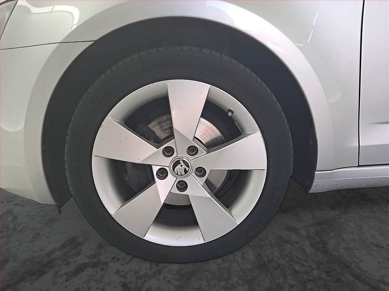Škoda Octavia (2014) Elegance 2.0 TDI, Automat - fotka 15 z 16