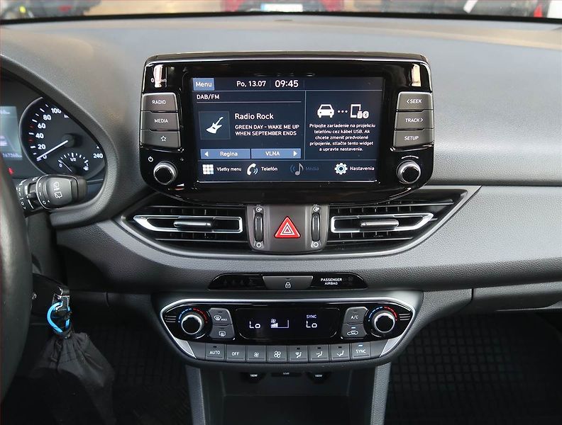 Hyundai i30 (2021) Family 1.6 CRDi, Serv.kniha - fotka 12 z 18