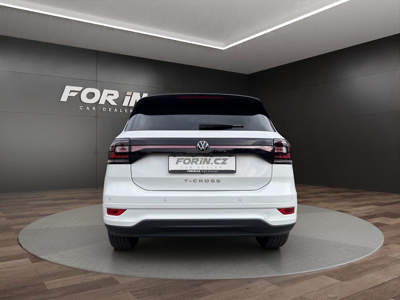 Volkswagen T-Cross (2021) R-LINE DSG 81KW  - fotka 5 z 27