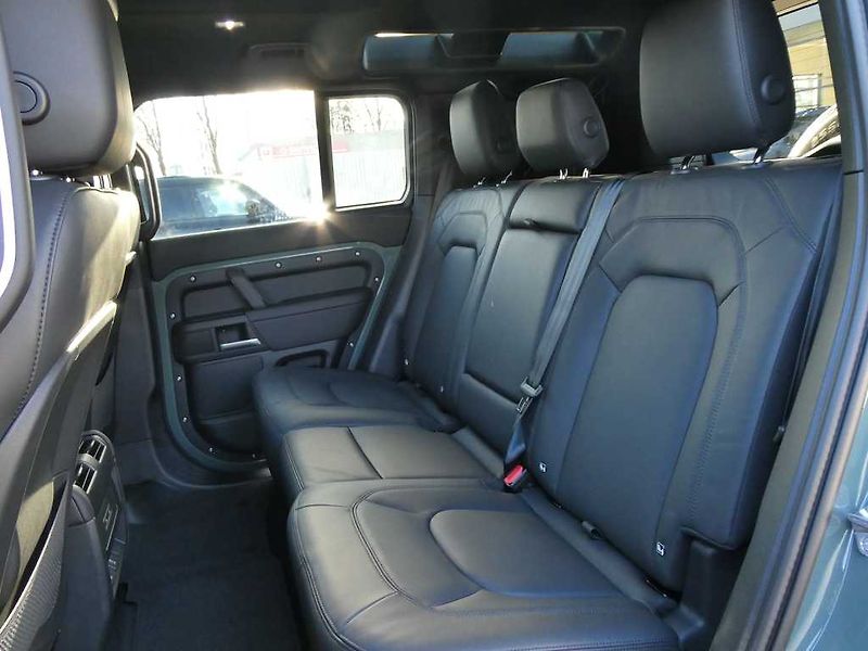 Land Rover Defender (2026) 110 3,0 TROPHY EDITION D350 - fotka 17 z 47