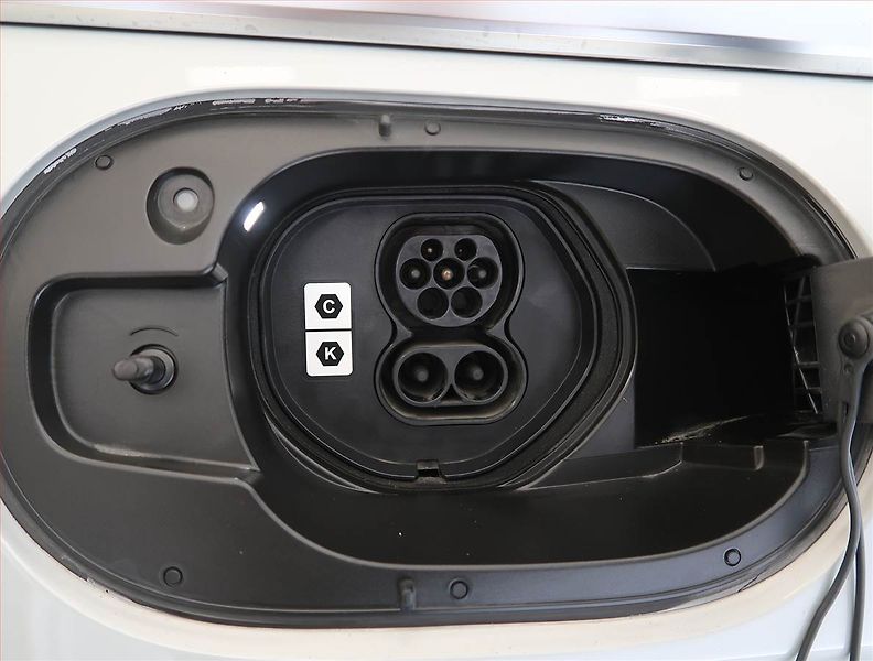 Mazda MX-30 (2020) e-Skyactiv, SoH 94%, Automat - fotka 26 z 27
