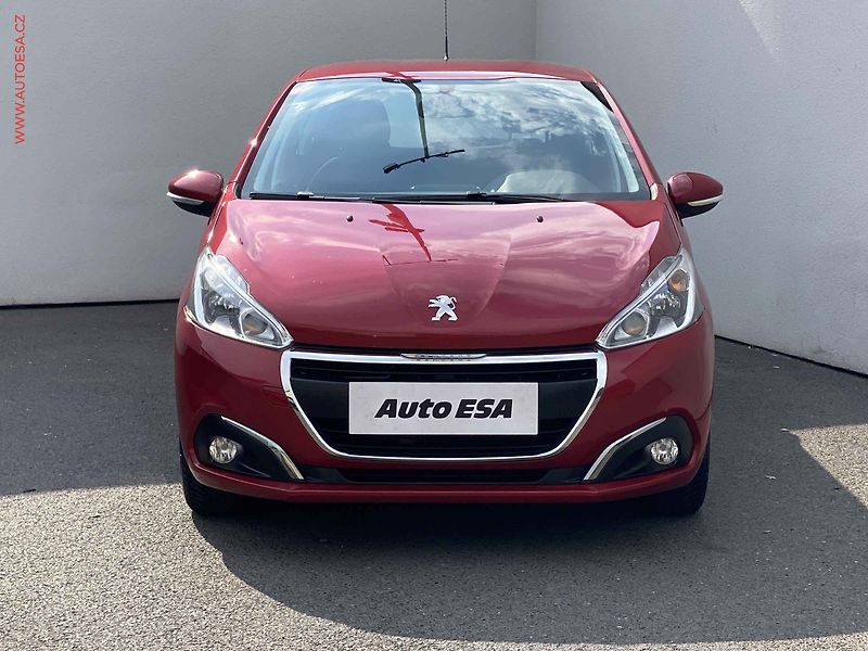 Peugeot 208 (2016) 1.2PT, 1.maj,ČR, servis - fotka 2 z 14
