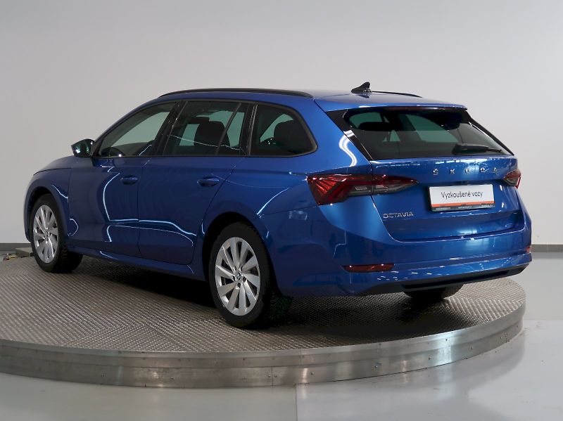 Škoda Octavia (2024) FRESH PLUS 1.5TSI 110KW KAMERA - fotka 7 z 38