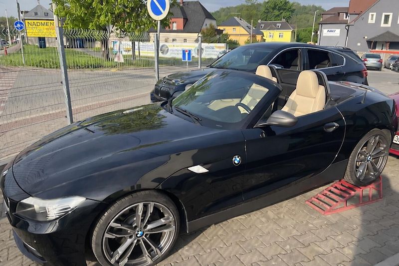 BMW Z4 (2010) 3.0 /190kW - fotka 2 z 14
