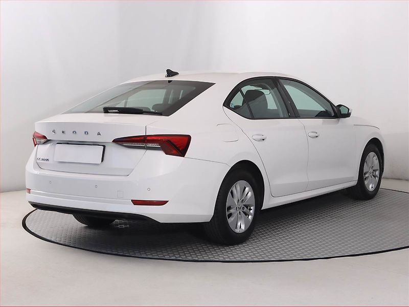 Škoda Octavia (2023) Ambition 1.5 TSI - fotka 5 z 20