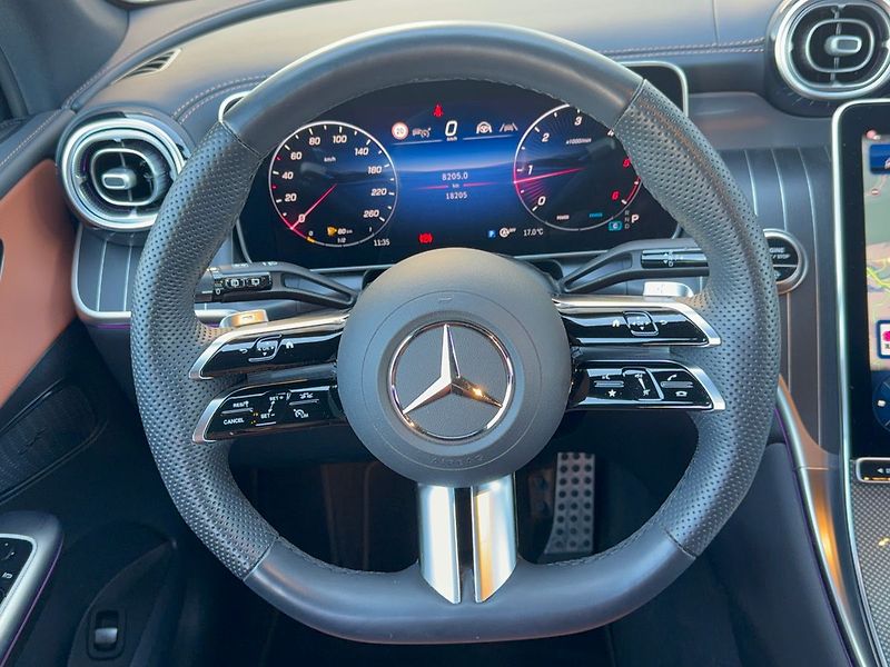 Mercedes-Benz GLC 220 d 4MATIC - fotka 17 z 37
