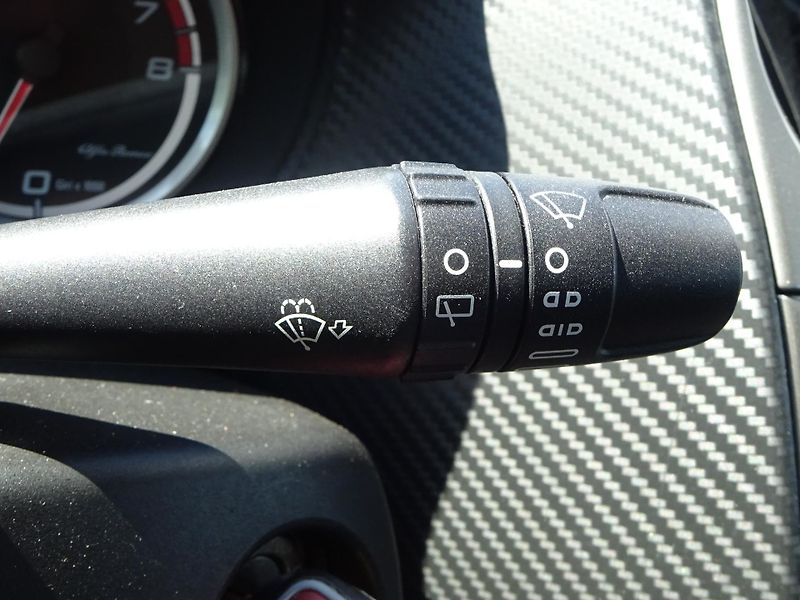 Alfa Romeo MiTo 1.4i 70kW KLIMA  - fotka 26 z 29