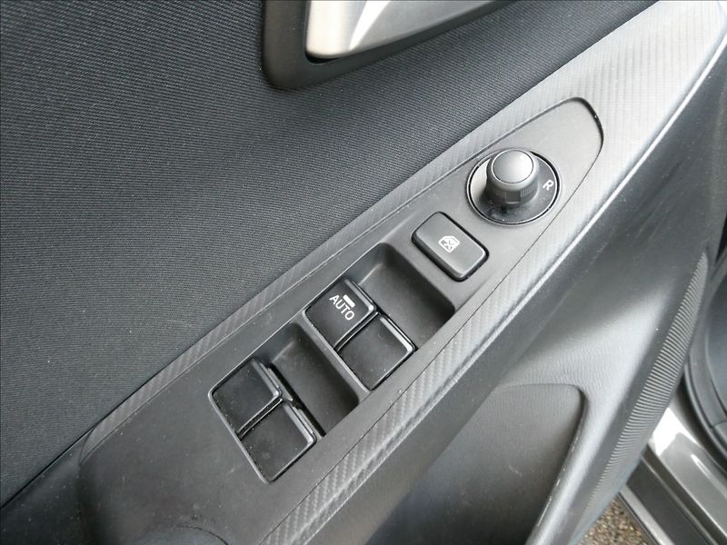 Mazda 2 1,5 Skyactiv 66kW,2xkola,NAVIG - fotka 34 z 59