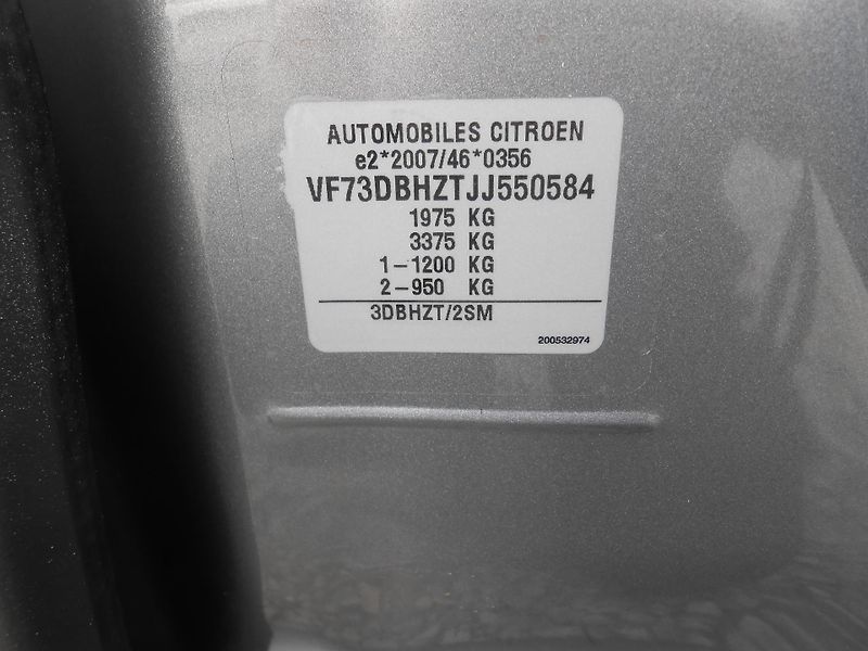 Citroën SpaceTourer 1.6HDi,NAVI, Tažné, Automat!! - fotka 2 z 45