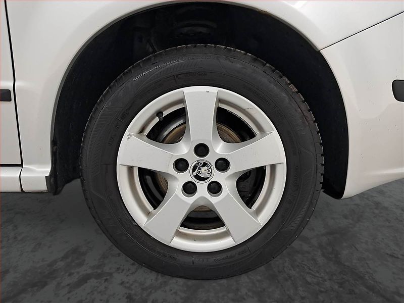 Škoda Fabia (2006) 1.2 12V, po STK, levný provoz - fotka 14 z 17