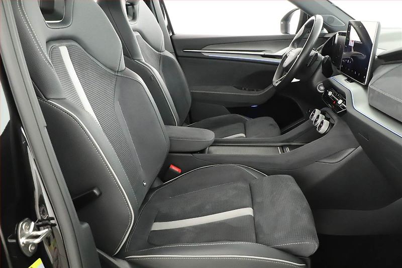 Škoda Kodiaq (2025) 2.0 TDI, Sportline, Navigace - fotka 7 z 27