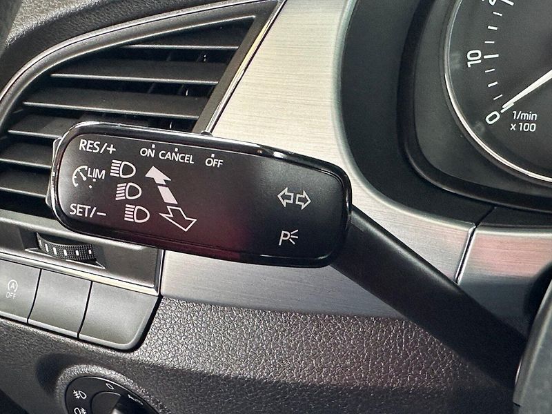 Škoda Fabia (2018) 1.0TSi VÝHŘEV SED. 100%KM - fotka 12 z 18