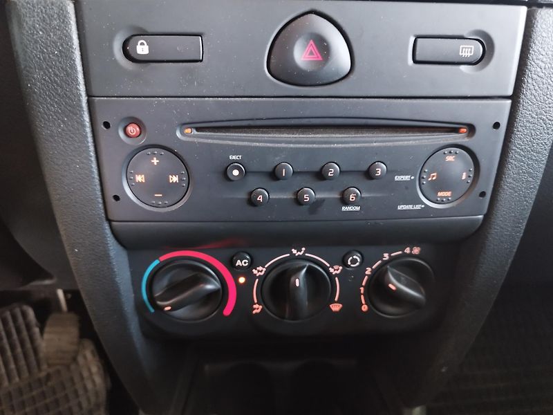 Renault Clio (2009) 1,2i,55kw,KLIMA,SERVISKA - fotka 17 z 21