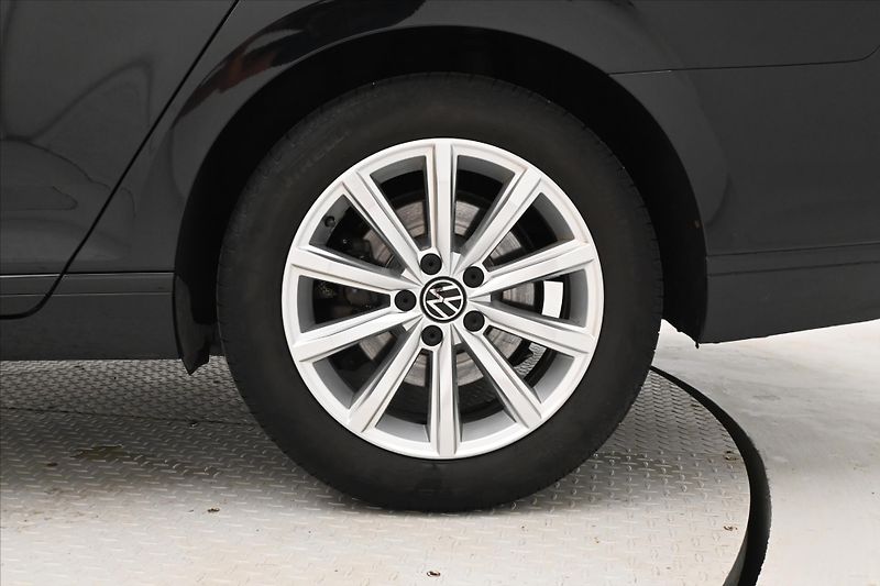 Volkswagen Passat 2,0 TDI 147kW DSG Business Zár - fotka 32 z 32