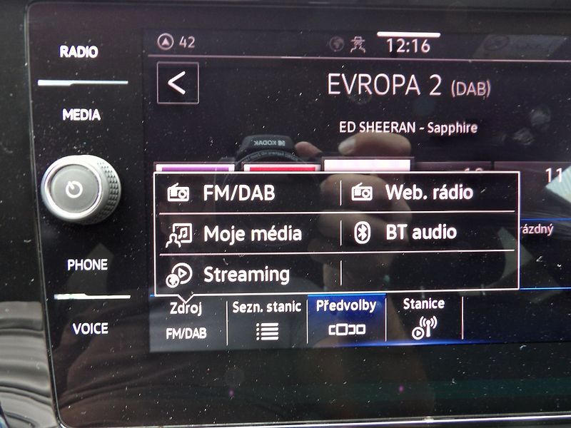 Volkswagen Arteon Shooting Brake 2.0TDI DSG 4Motion Rline Tažné - fotka 13 z 36