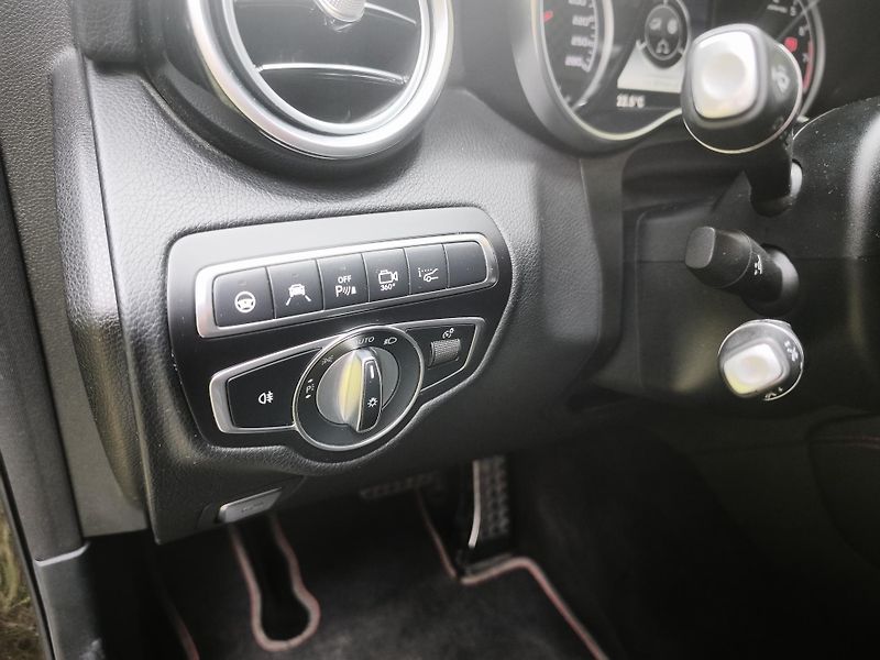 Mercedes-Benz GLC (2018) - fotka 13 z 20