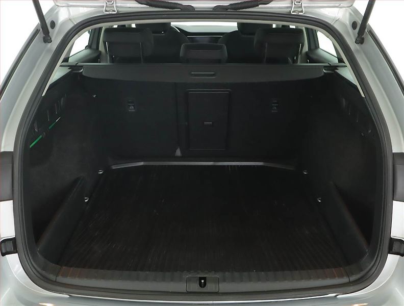Škoda Octavia (2022) Ambition 2.0 TDI, ČR,1.maj - fotka 13 z 15