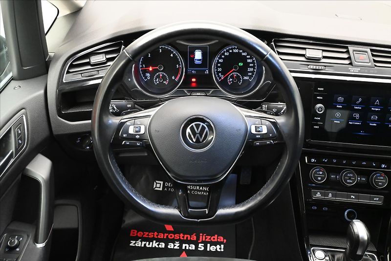 Volkswagen Touran 2,0 TDI 110 KW DSG 7 MÍST Záru - fotka 19 z 34