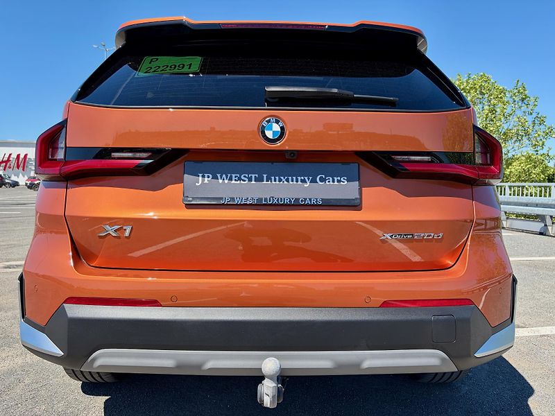 BMW X1 (2025) xDrive 20d PANORAMA Tažné HUD - fotka 7 z 40