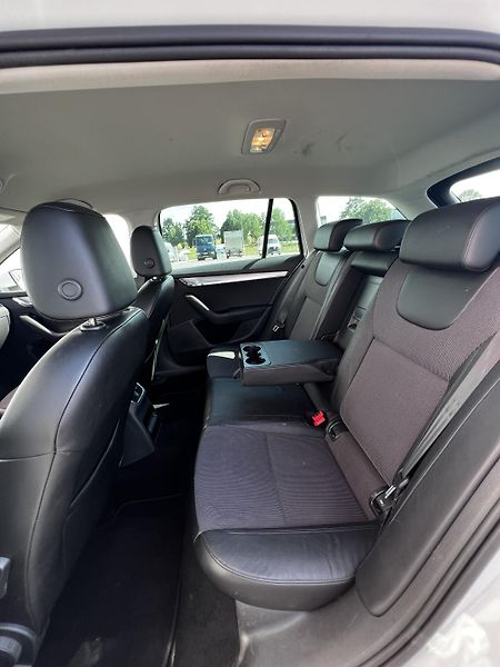 Škoda Octavia 1.4TSI 110kW DSG Kůže DPH - fotka 20 z 23