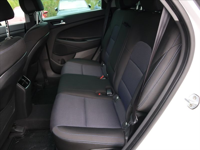 Hyundai Tucson 1,7 CRDi,85kW,1majČR,navi,tažn - fotka 19 z 27