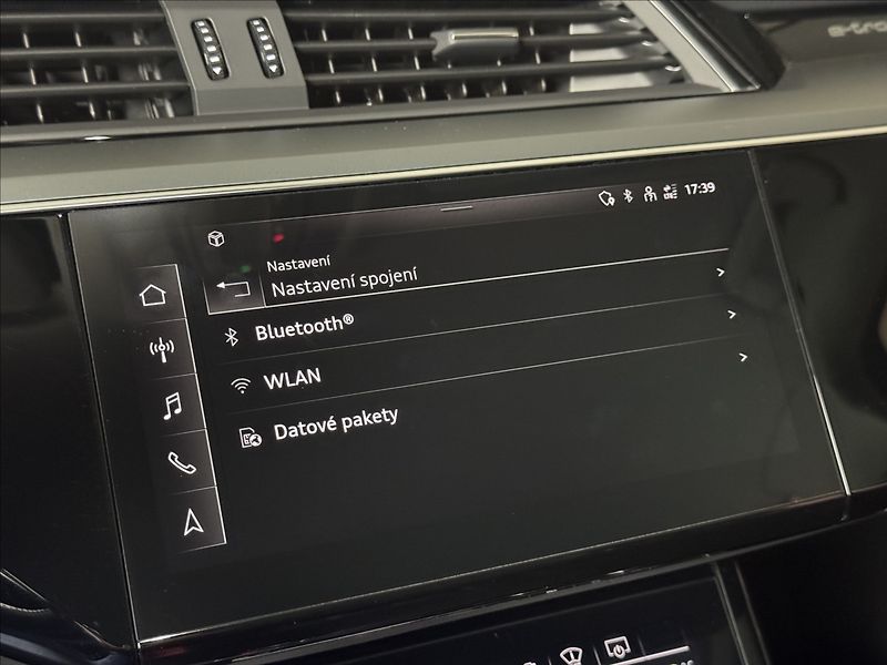 Audi e-tron 300kW S-Line Night Vision - fotka 43 z 48