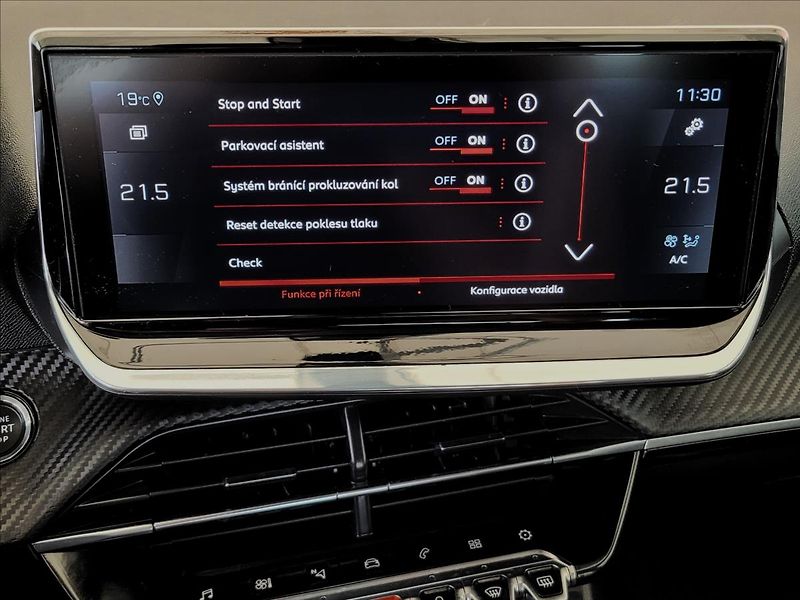 Peugeot 2008 1,2 Allure,navi,klima,Led - fotka 33 z 50