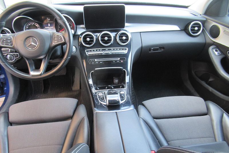 Mercedes-Benz Třídy C 220 CDi AUTOMAT TAŽNÉ  - fotka 10 z 24
