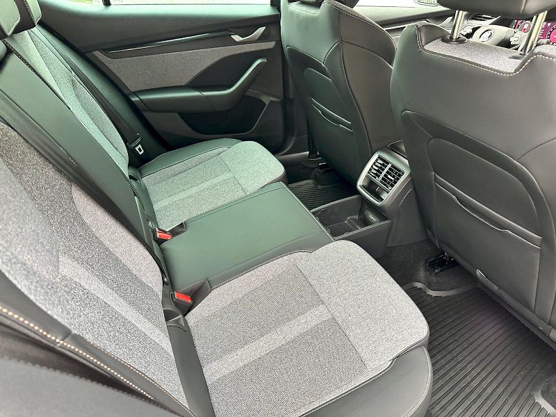 Škoda Octavia (2024) 1,5 Tsi 110 kW DSG M-HEV TopSe - fotka 21 z 25