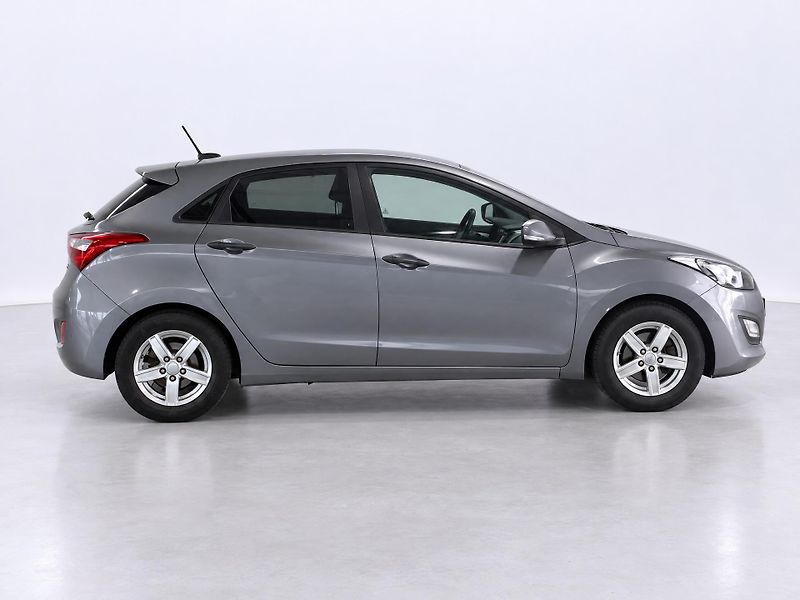 Hyundai i30 1,4 CVVT 73KW NAVI ORIG. ALU - fotka 7 z 27
