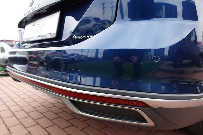Volkswagen Passat ZLEVNĚNO 2,0TSi 206kW Alltrack - fotka 34 z 37