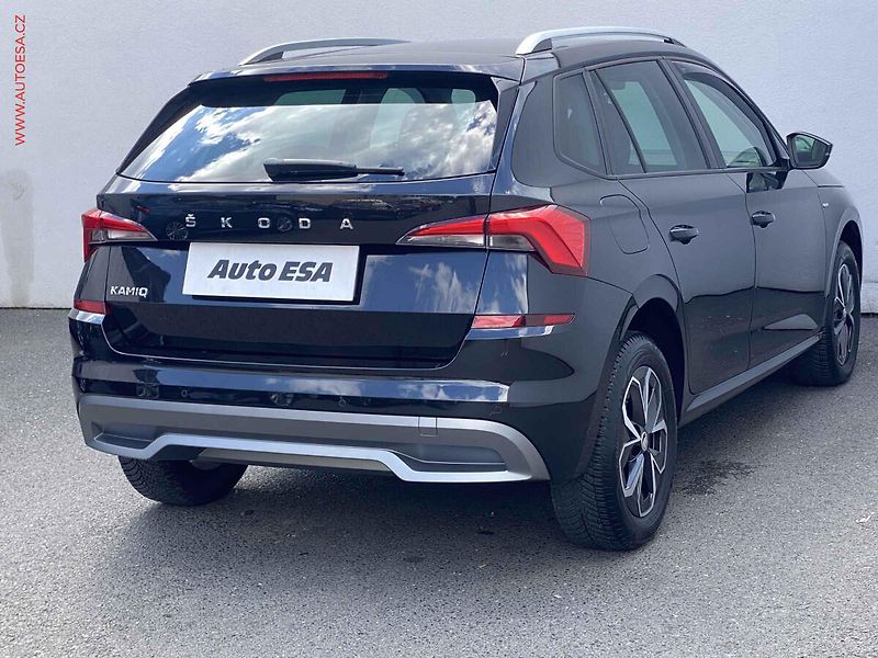Škoda Kamiq (2020) 1.0 TSi, Drive, panor - fotka 4 z 18