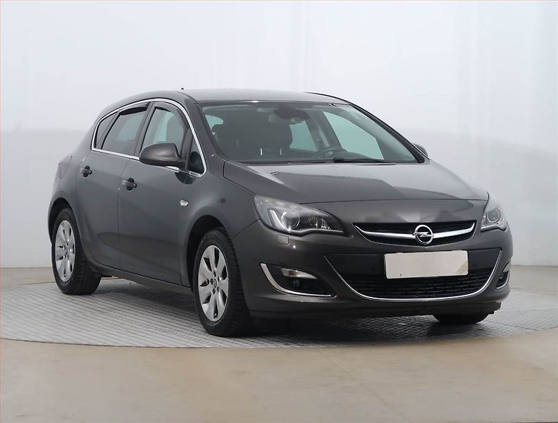 Opel Astra (2014) 1.4 T, Navi, Xenony, Tempomat - fotografie inzerátu