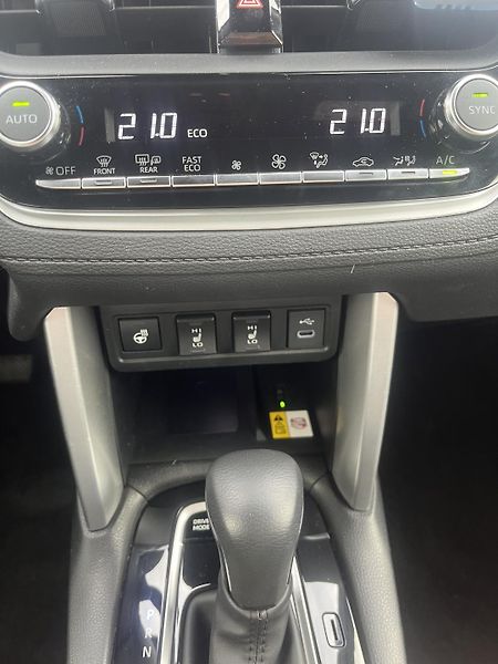 Toyota Corolla Cross (2025) 2,0 HEV Style Tech (2x4) - fotka 11 z 13