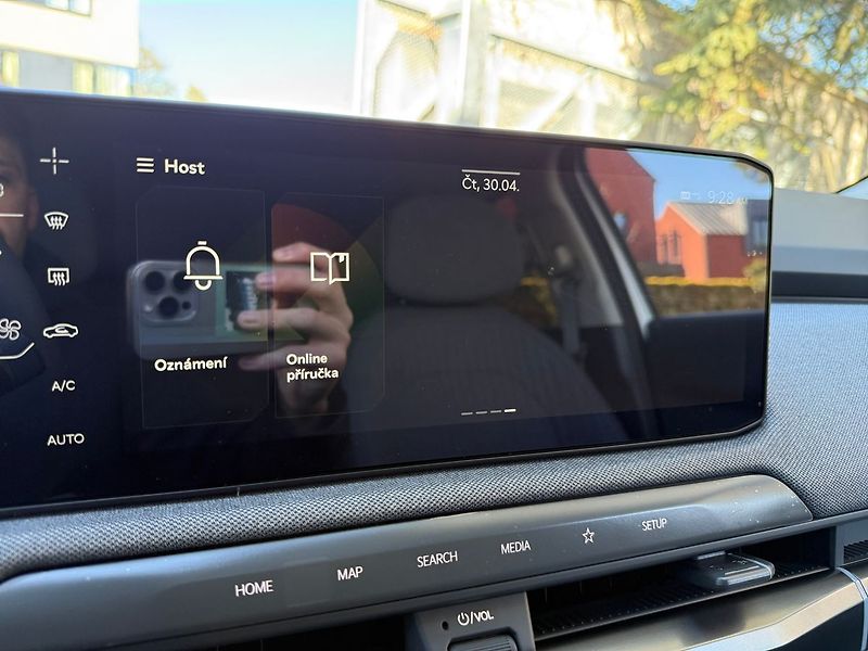 Kia EV3 EARTH 81kWh - fotka 21 z 38