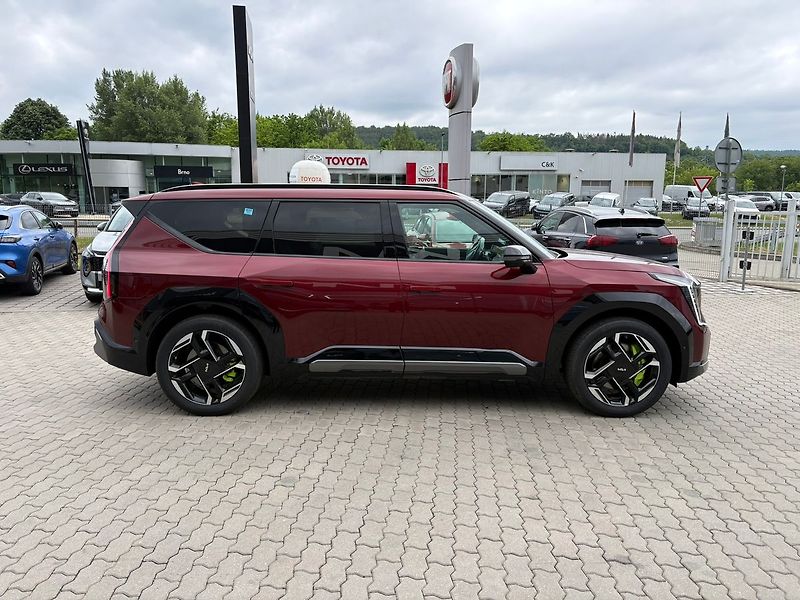 Kia EV9 (2025) 7P 4x4 GT 374 KW + 99,8 KWH MY - fotka 8 z 38
