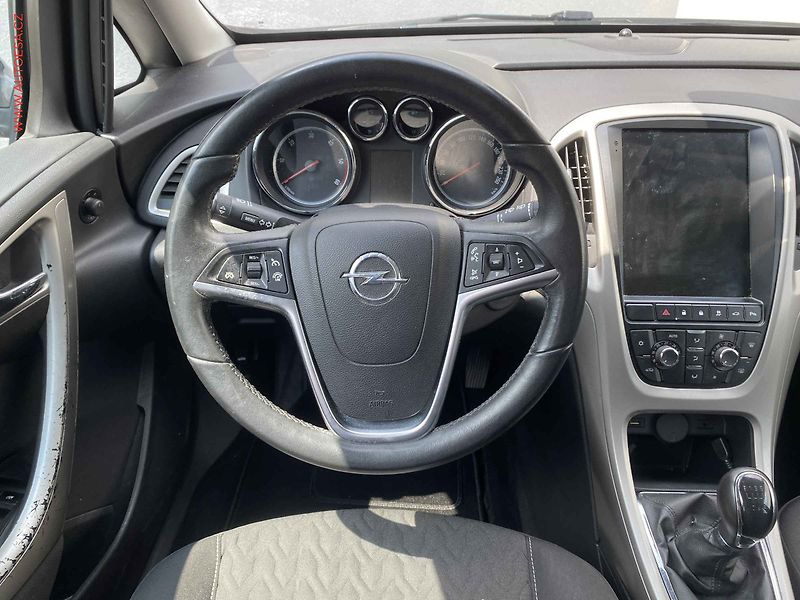 Opel Astra (2013) 1.7 CDTi, AC, TZ, park.asist - fotka 11 z 16