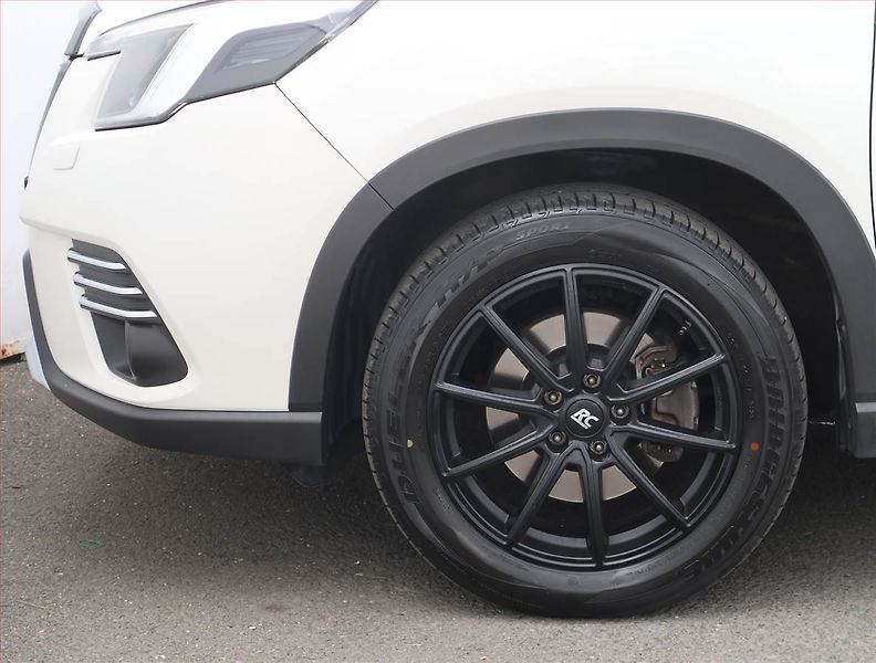 Subaru Forester (2024) 2.0 e-Boxer MHEV, MHEV,4X4 - fotka 15 z 24
