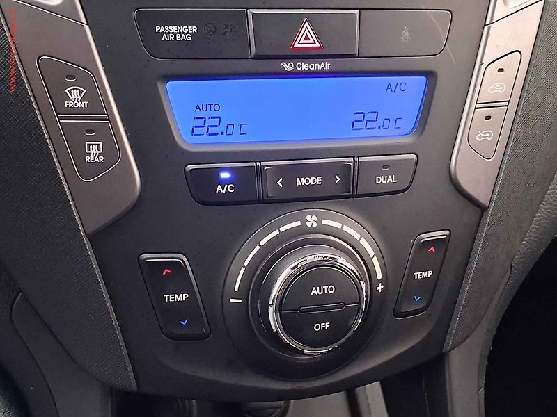 Hyundai Santa Fe (2013) 2.0 CRDi 4WD, Style, TZ - fotka 16 z 19