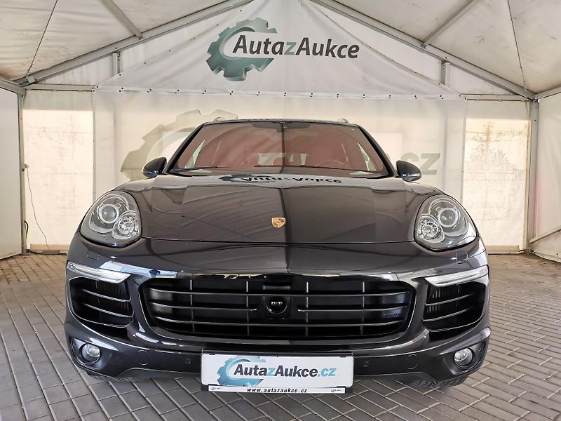 Porsche Cayenne (2015) S LED PANO BT 1MAJITEL SERVIS  - fotka 9 z 24