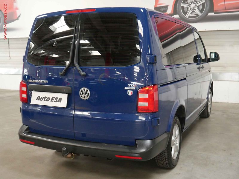 Volkswagen Transporter (2016) 2.0TDi 9míst, ČR, 110kW, AC - fotka 6 z 19